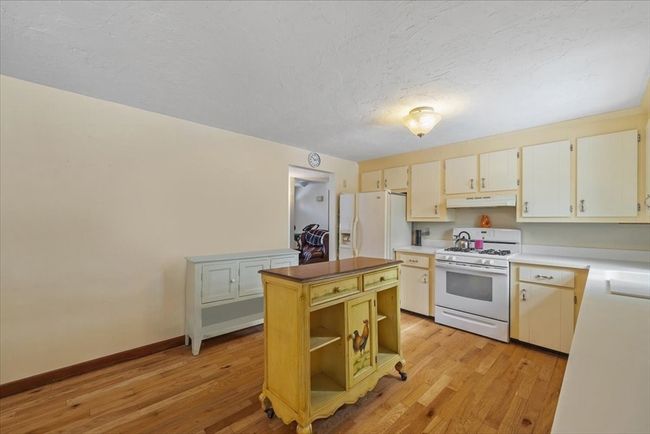 146 Clay Pond Rd, House other with 2 bedrooms, 2 bathrooms and 4 parking in Bourne MA | Image 8