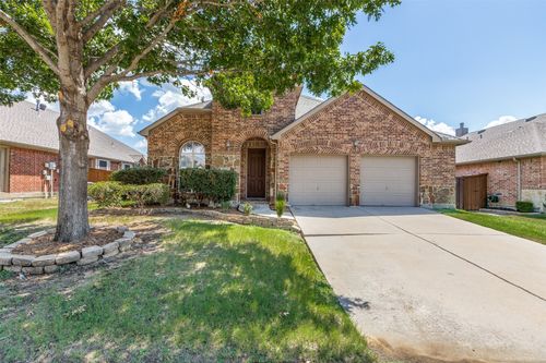 2424 Chesterwood Dr, Little Elm, TX, 75068-6656 | Card Image