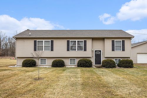 6352 Maple Lane Rd, Rives Junction, MI, 49277-8607 | Card Image