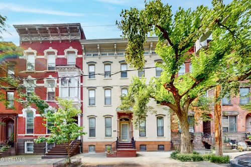 apt-7-148 Lancaster St, Albany, NY, 12210-1950 | Card Image