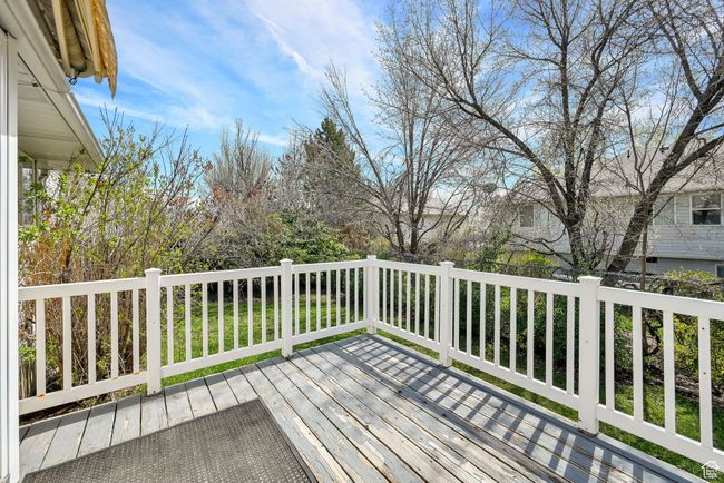 View of wooden terrace | Image 38