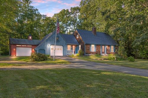 8 Juniper Rd, Derry, NH, 03038-5538 | Card Image