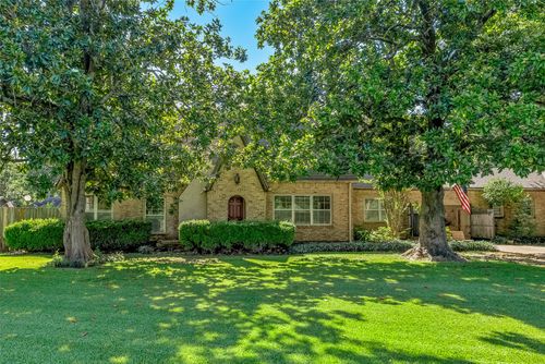 227 Gray St, Belcher, LA, 71004-7729 | Card Image