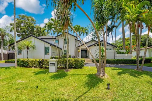 8265 Sw 176th Ter, Palmetto Bay, FL, 33157-6143 | Card Image