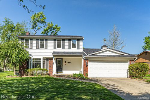 4931 Calvert Dr, Troy, MI, 48085-5052 | Card Image