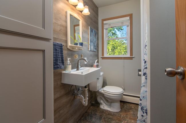 Main floor 3/4 bath | Image 13