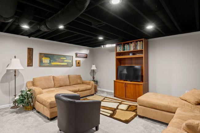 49969 Walter, Condo with 2 bedrooms, 4 bathrooms and null parking in Shelby Township MI | Image 26