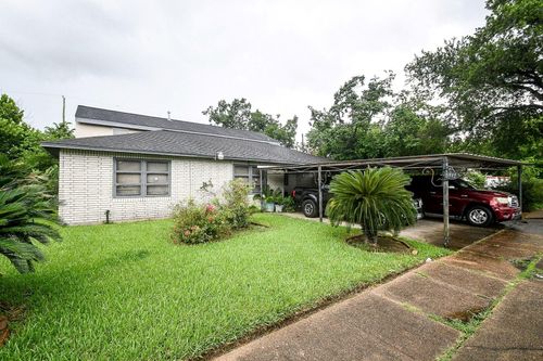 5942 Pershing St, Houston, TX, 77033-2026 | Card Image