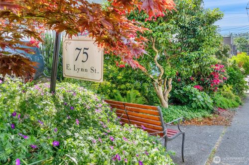 b-75 E Lynn St, Seattle, WA, 98102-3403 | Card Image