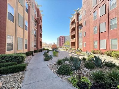 312 - 26 E Serene Avenue, Condo with 2 bedrooms, 2 bathrooms and null parking in Las Vegas NV | Image 3