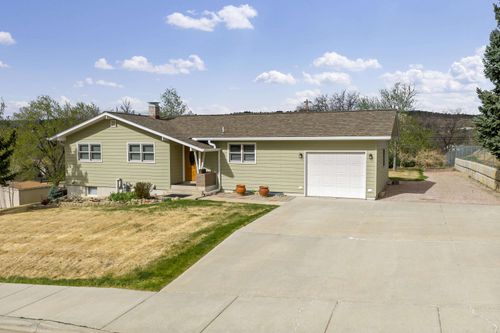 2801 Grandview Dr, Rapid City, SD, 57701-7107 | Card Image