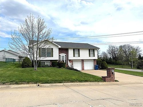 612 Clover Road, Hannibal, MO, 63401 | Card Image