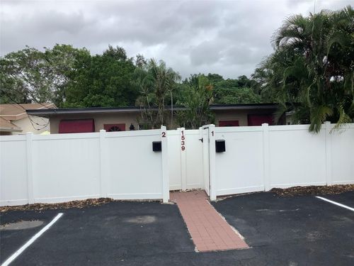 1539 Ne 32nd St, Oakland Park, FL, 33334-5317 | Card Image