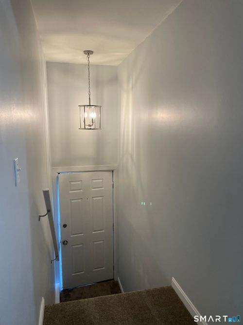 64 Deshon St, New London, CT, 06320-4102 | Card Image