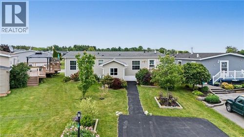 4 Hickory Hollow, Nanticoke, ON, N0A1P0 | Card Image