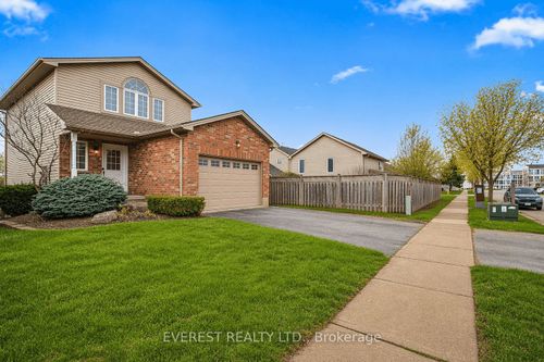 1581 Purser St, London, ON, N5V5J3 | Card Image