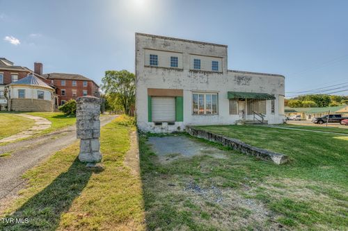 556 S Main St, Marion, VA, 24354-2440 | Card Image