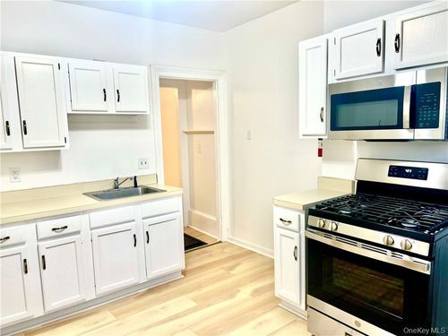 9 Hornbeck Ave, Port Jervis, NY, 12771-1522 | Card Image