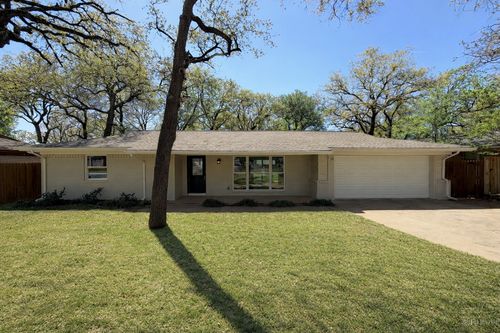 721 Briarwood Ln, Hurst, TX, 76053-5503 | Card Image