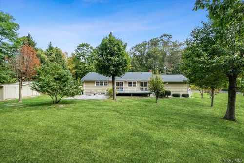 25 Park Dr, Putnam Valley, NY, 10579-2907 | Card Image