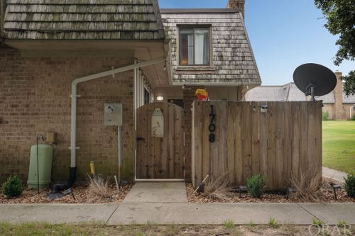 1708 Sand Dollar Cir, Kitty Hawk, NC, 27949-6048 | Card Image