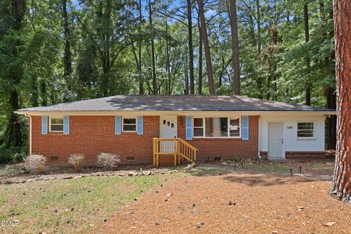 139 Windsor Cir, Chapel Hill, NC, 27516-1208 | Card Image