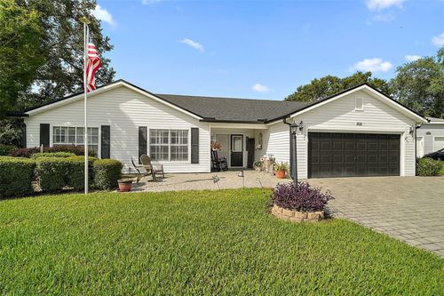 25102 Meriweather Rd, LEESBURG, FL, 34748-7801 | Card Image