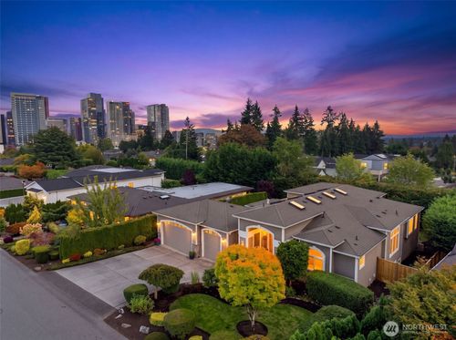 9671 Evergreen Dr, Bellevue, WA, 98004-4039 | Card Image