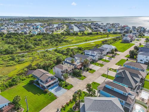 22517 Bay Pointe Dr, Galveston, TX, 77554 | Card Image