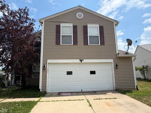 1501 Round Lake Rd, Greenwood, IN, 46143-7040 | Card Image