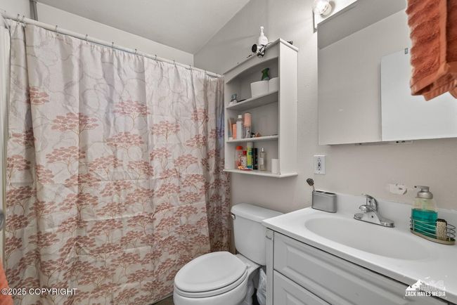 Unit 2 bath | Image 32