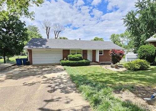 9117 Tiber Ct, Affton, MO, 63123-4444 | Card Image