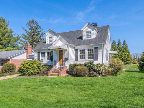 9 West St, Spring Valley, NY, 10977-4759 | Card Image