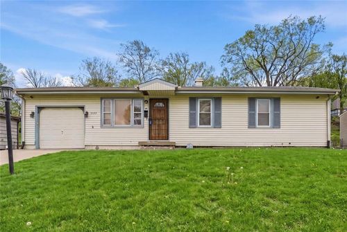 3339 S Vermont Ave, Independence, MO, 64052-2750 | Card Image