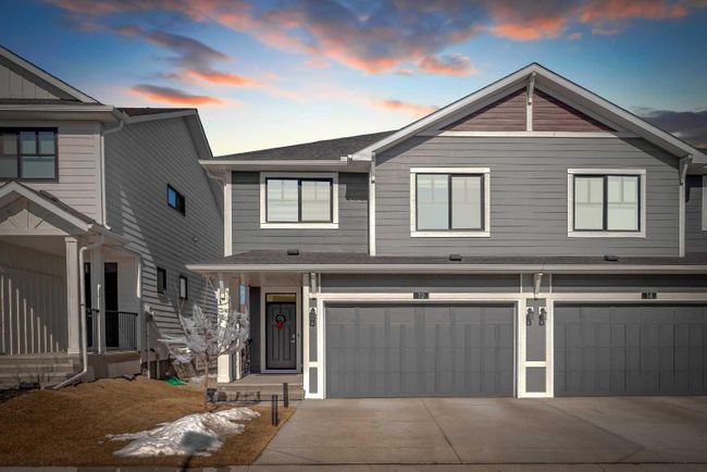 12 Harvest Grove Common Ne, Home with 3 bedrooms, 2 bathrooms and 4 parking in Calgary AB | Image 1