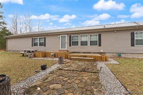 5135 N Vanlaningham Rd, Milltown, IN, 47145-7900 | Card Image