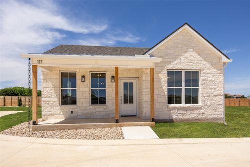 100-802 S Creek St, Fredericksburg, TX, 78624-4888 | Card Image