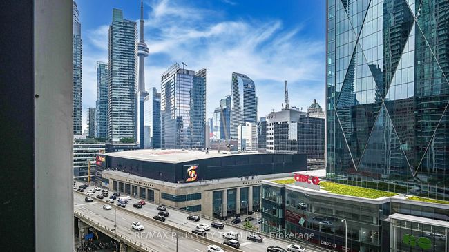 1305 - 18 Harbour St, Condo with 2 bedrooms, 2 bathrooms and 1 parking in Toronto ON | Image 24