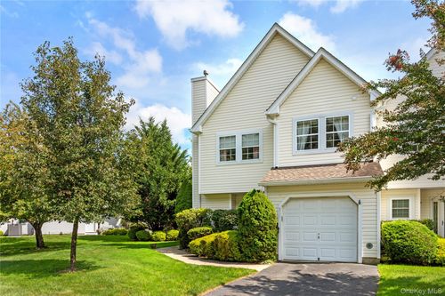 317 Erik Dr, East Setauket, NY, 11733-6426 | Card Image