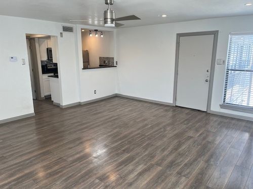 apt-301-2800 Douglas Ave, Dallas, TX, 75219-6234 | Card Image