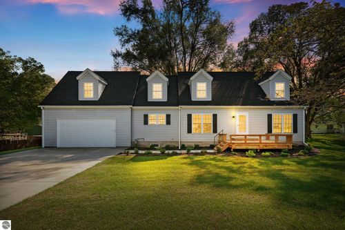 204 E Forest Home Ave, Bellaire, MI, 49615 | Card Image