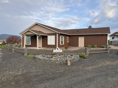 306 Wagner St, Enterprise, OR, 97828-1511 | Card Image
