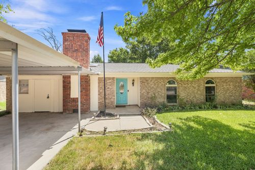6800 Echo Hill Dr, Watauga, TX, 76148-2017 | Card Image
