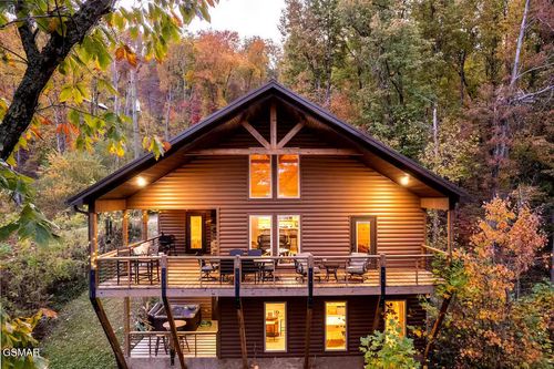 3139 Sourwood Way, Sevierville, TN, 37862-8092 | Card Image