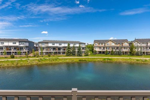 420 Montrose Cres Se, High River, AB, T1V0K8 | Card Image