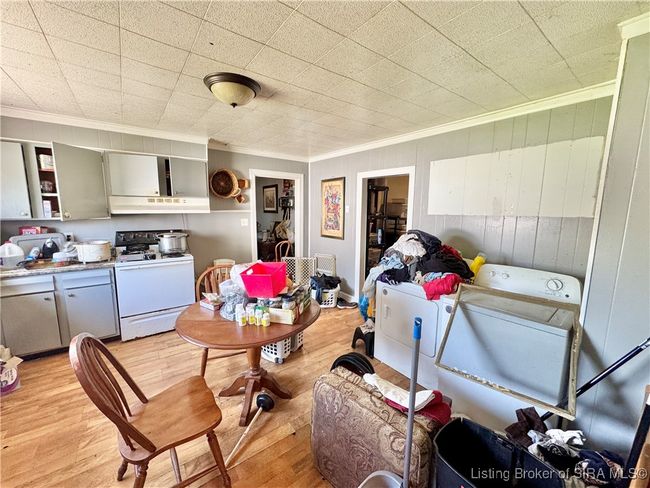 263 S 1 St St, Home with 3 bedrooms, 1 bathrooms and null parking in Austin IN | Image 8