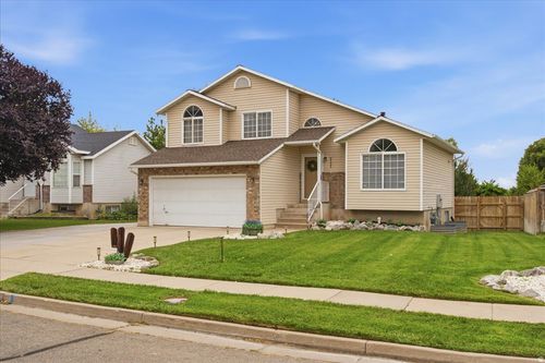 2131 N 850 W, Clinton, UT, 84015-6748 | Card Image