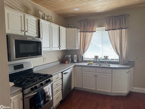 714 S 4th St, Chariton, IA, 50049-2441 | Card Image