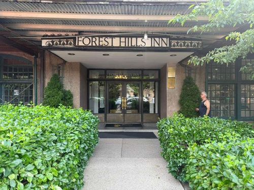 411-1 Station Station Sq, Forest Hills, NY, 11375-5264 | Card Image