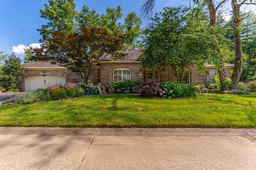 7377 Castle Hills Dr, Newburgh, IN, 47630-9633 | Card Image